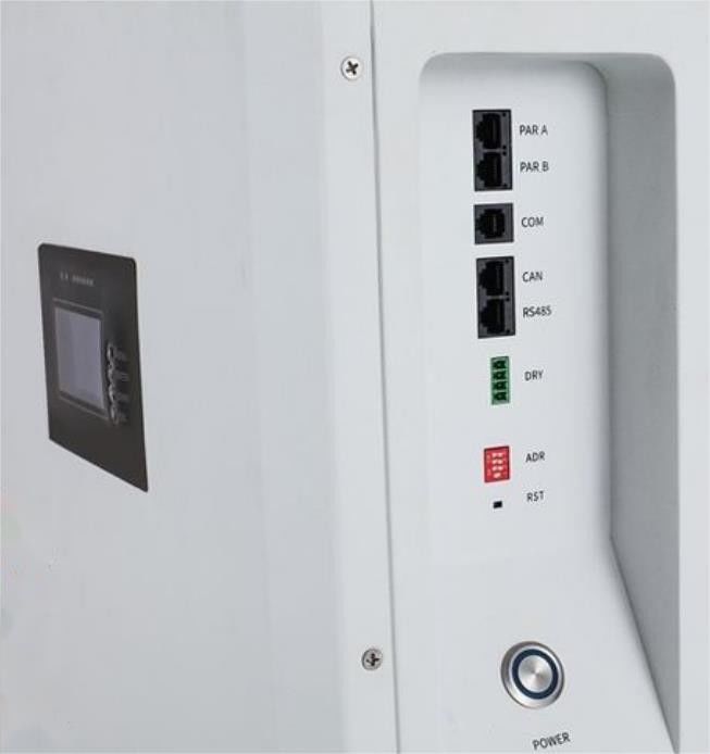 벽에 재충전 가능한 가정용 배터리 저장 리?? 배터리 10.24KWH LCD 표시기와 함께 태양 전지 저장용
